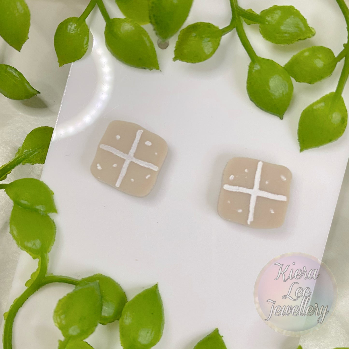 Hot Cross Buns Studs (Easter)