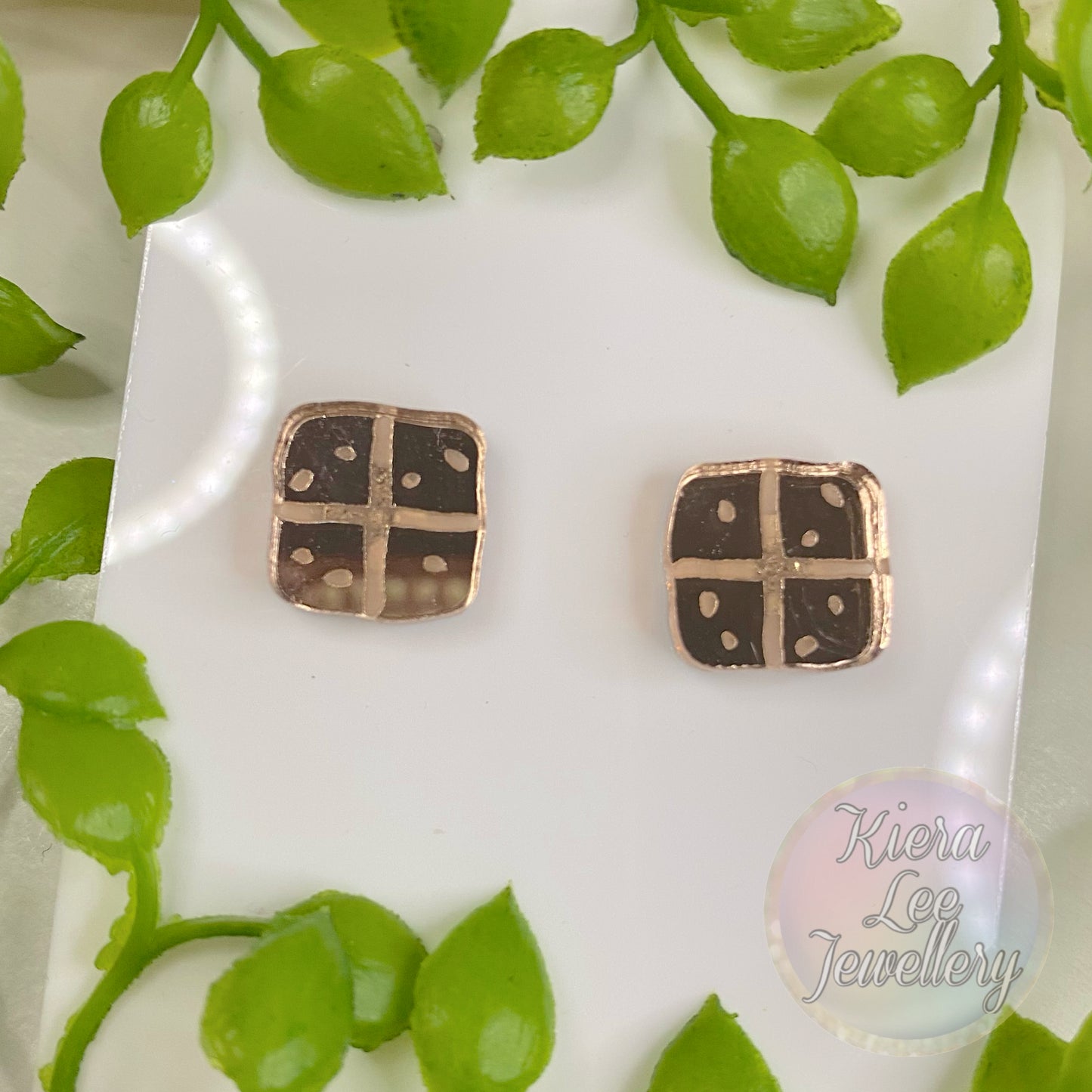 Hot Cross Buns Studs (Easter)