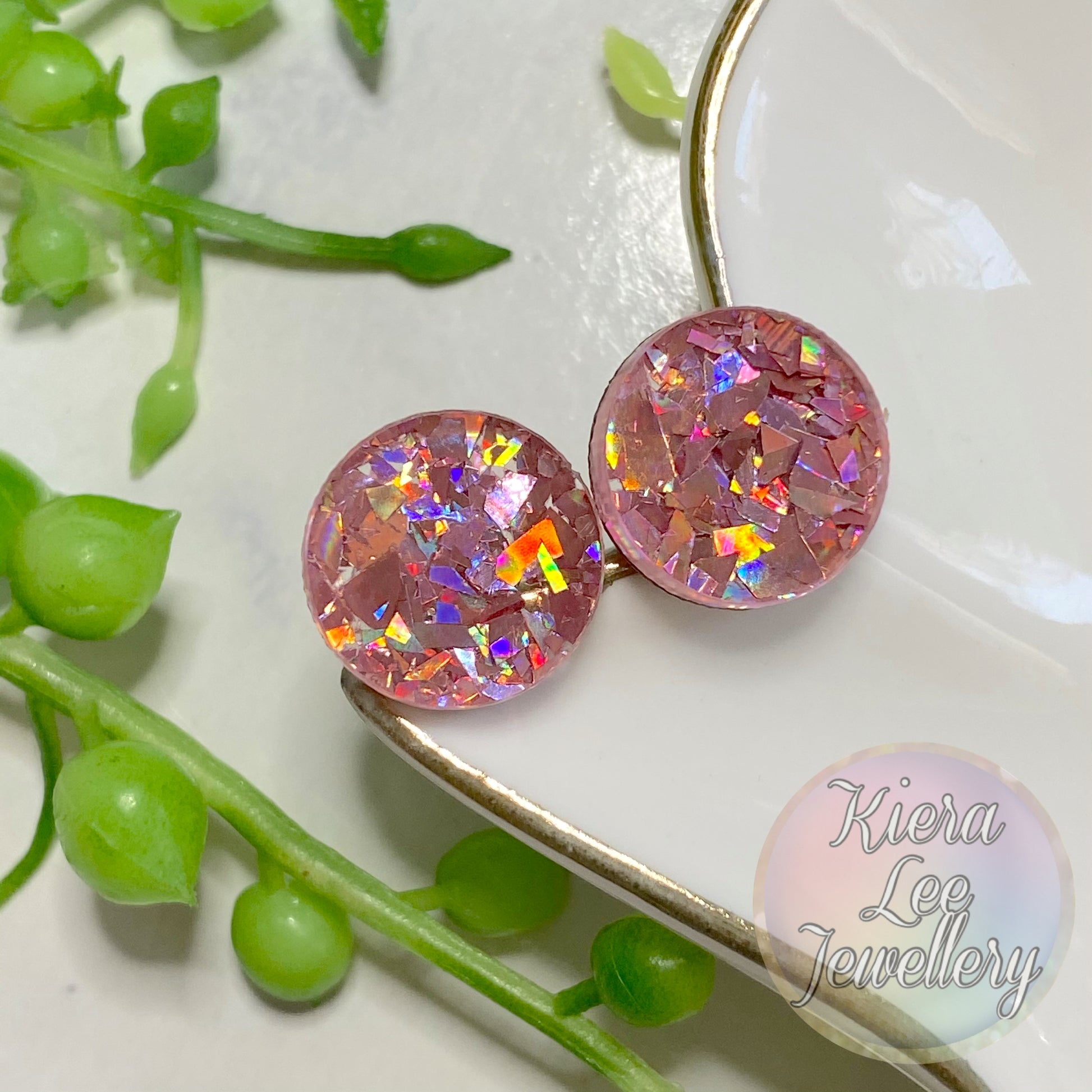 Round acrylic stud earrings, colour: chunky glitter in light pink/holographic 